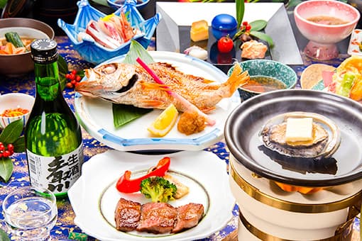 夕食（地元食材を使った季節の会席料理）