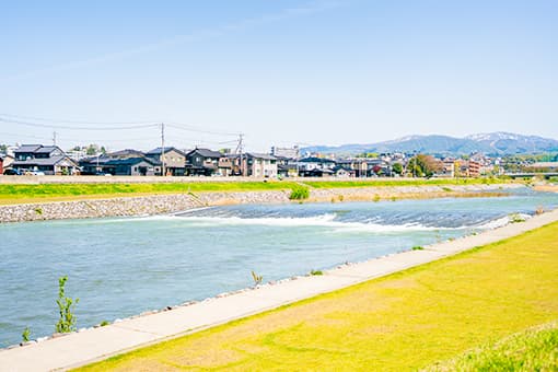 チェックアウト → 犀川河川敷や子供交流センターの散策