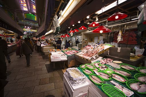 近江町市場でランチ