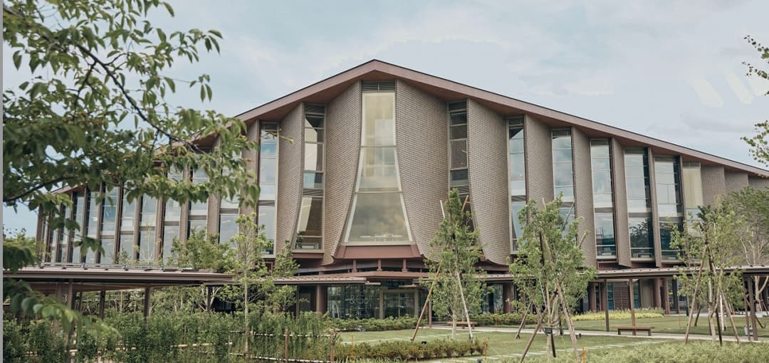 石川県立図書館
